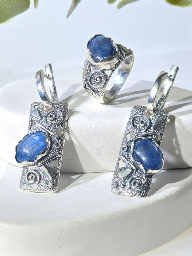 Серебряное кольцо